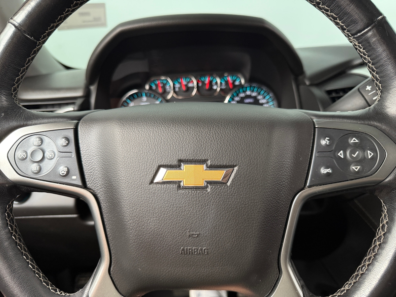 Thumbnail: 2019 Chevrolet Suburban - 4