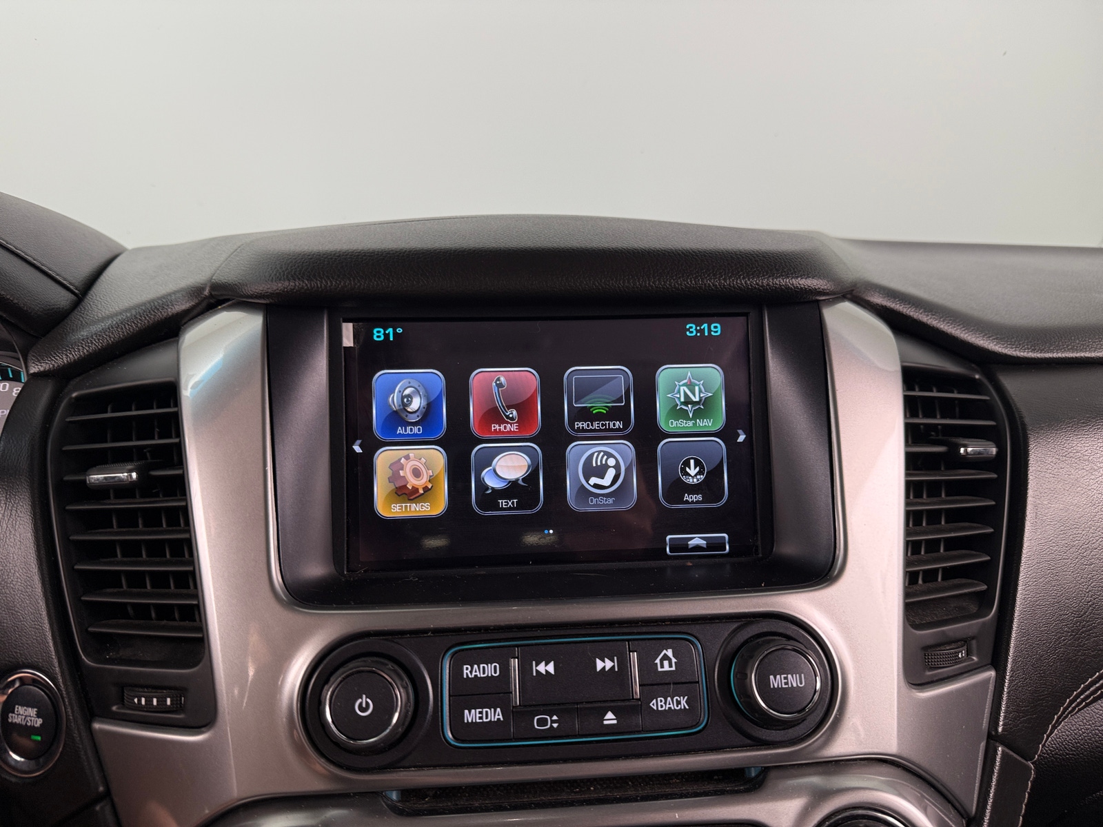 Thumbnail: 2019 Chevrolet Suburban - 3