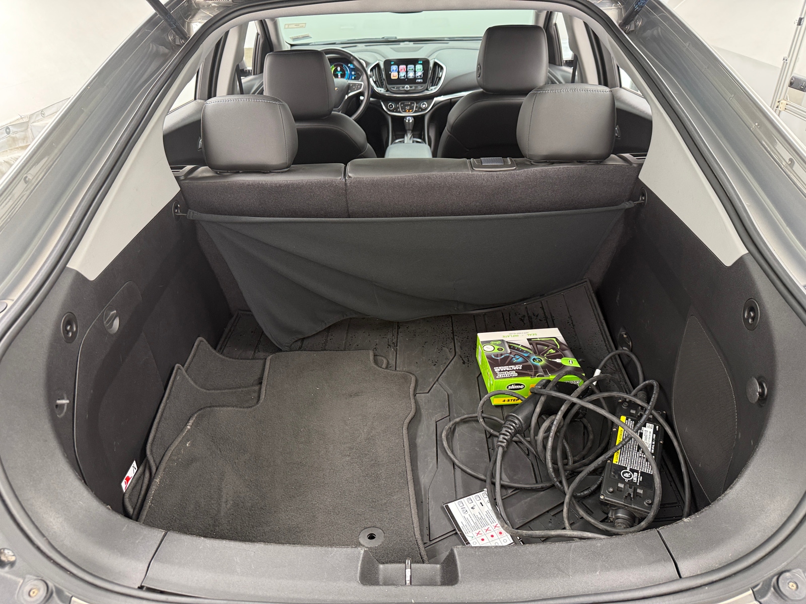 Thumbnail: 2017 Chevrolet Volt - 6