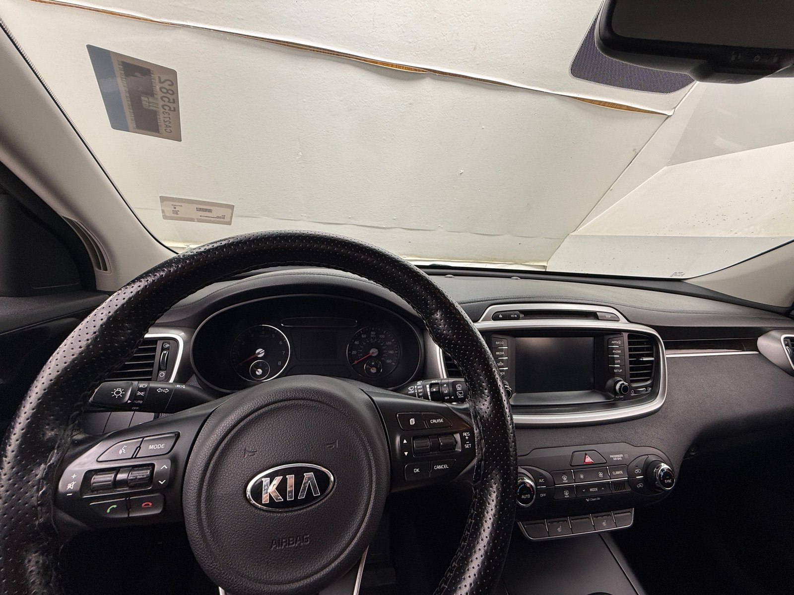 Thumbnail: 2017 Kia Sorento - 3
