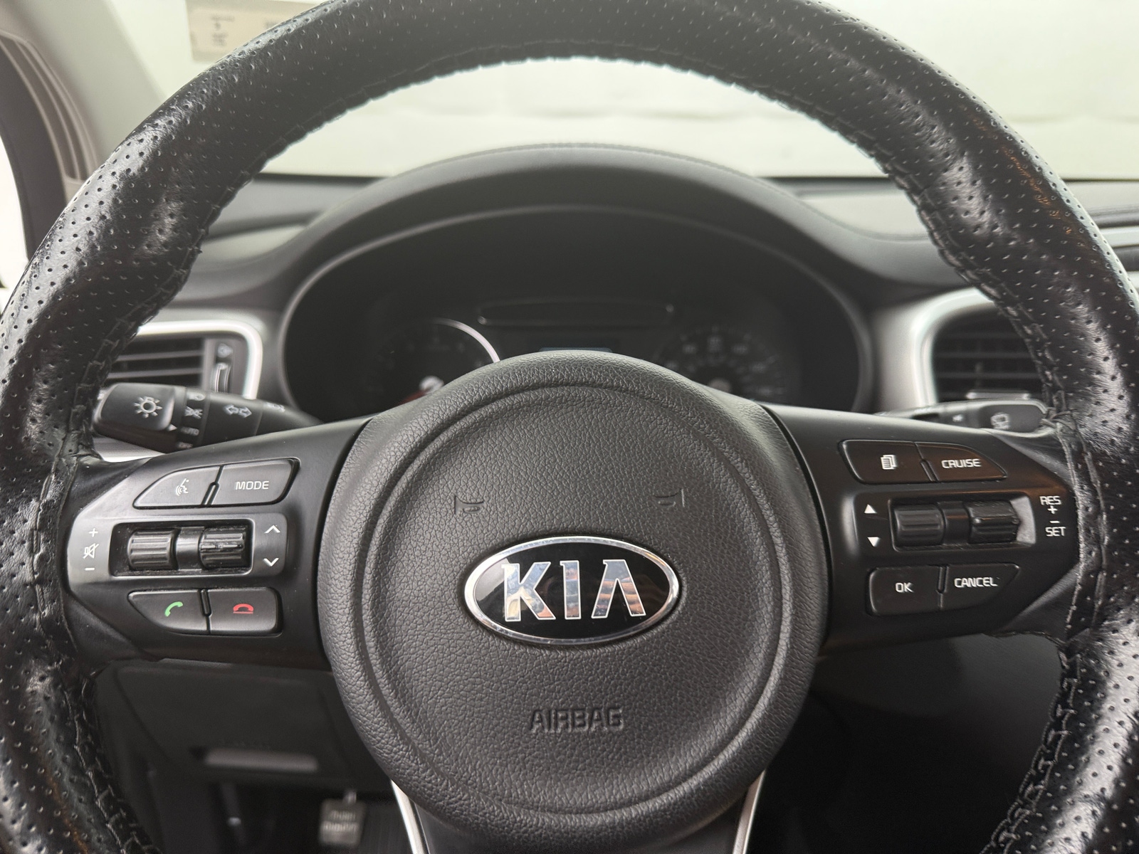 Thumbnail: 2017 Kia Sorento - 5