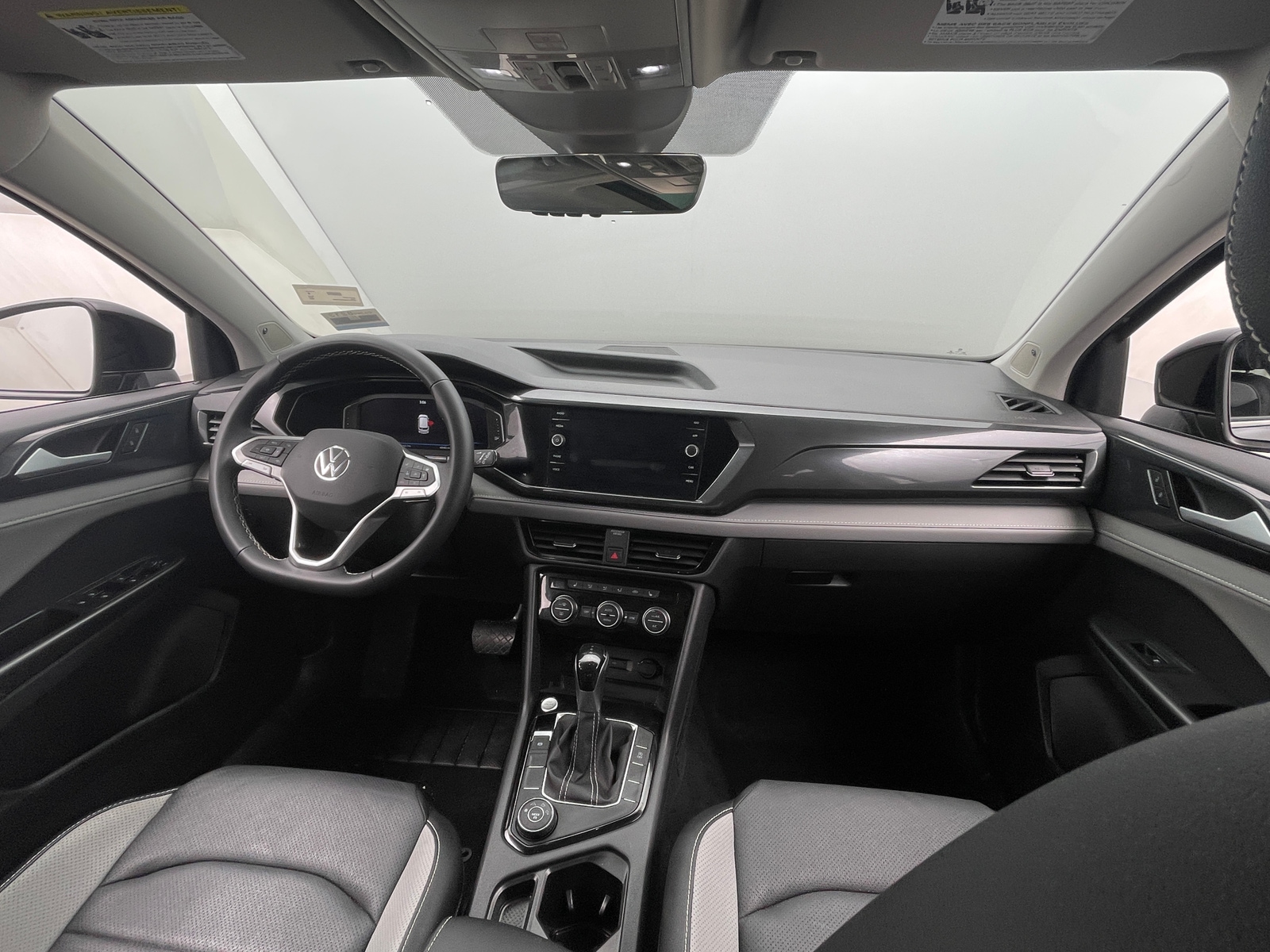Thumbnail: 2022 Volkswagen Taos - 2