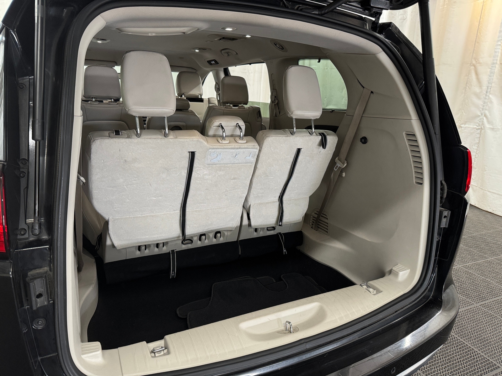 Thumbnail: 2017 Chrysler Pacifica - 6