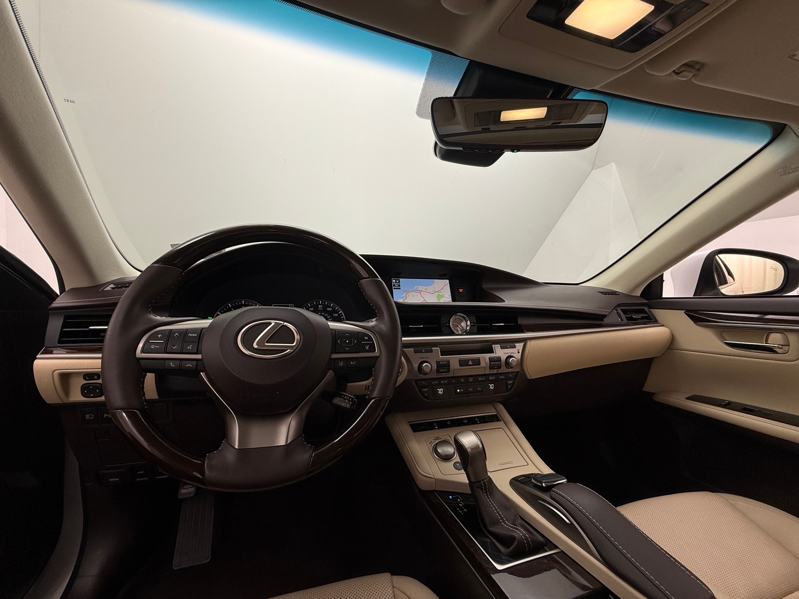 Thumbnail: 2017 Lexus ES - 2