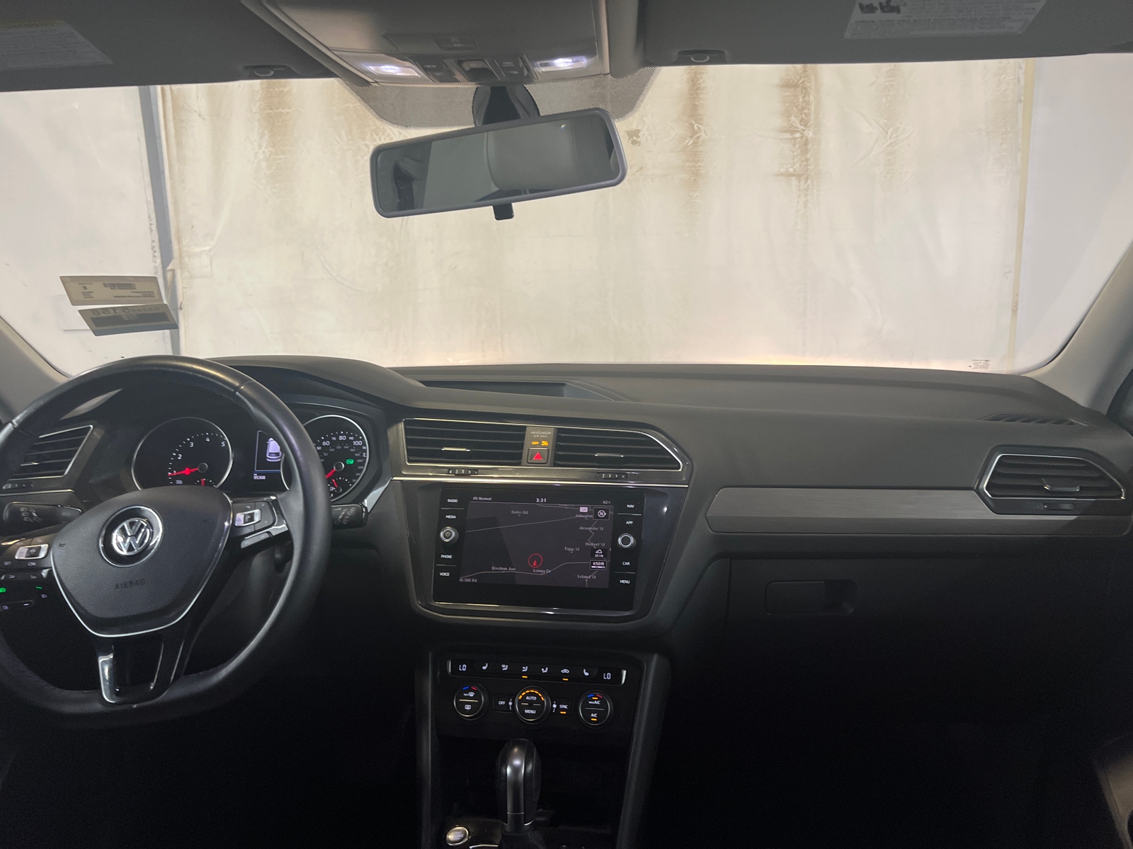 Thumbnail: 2018 Volkswagen Tiguan - 2