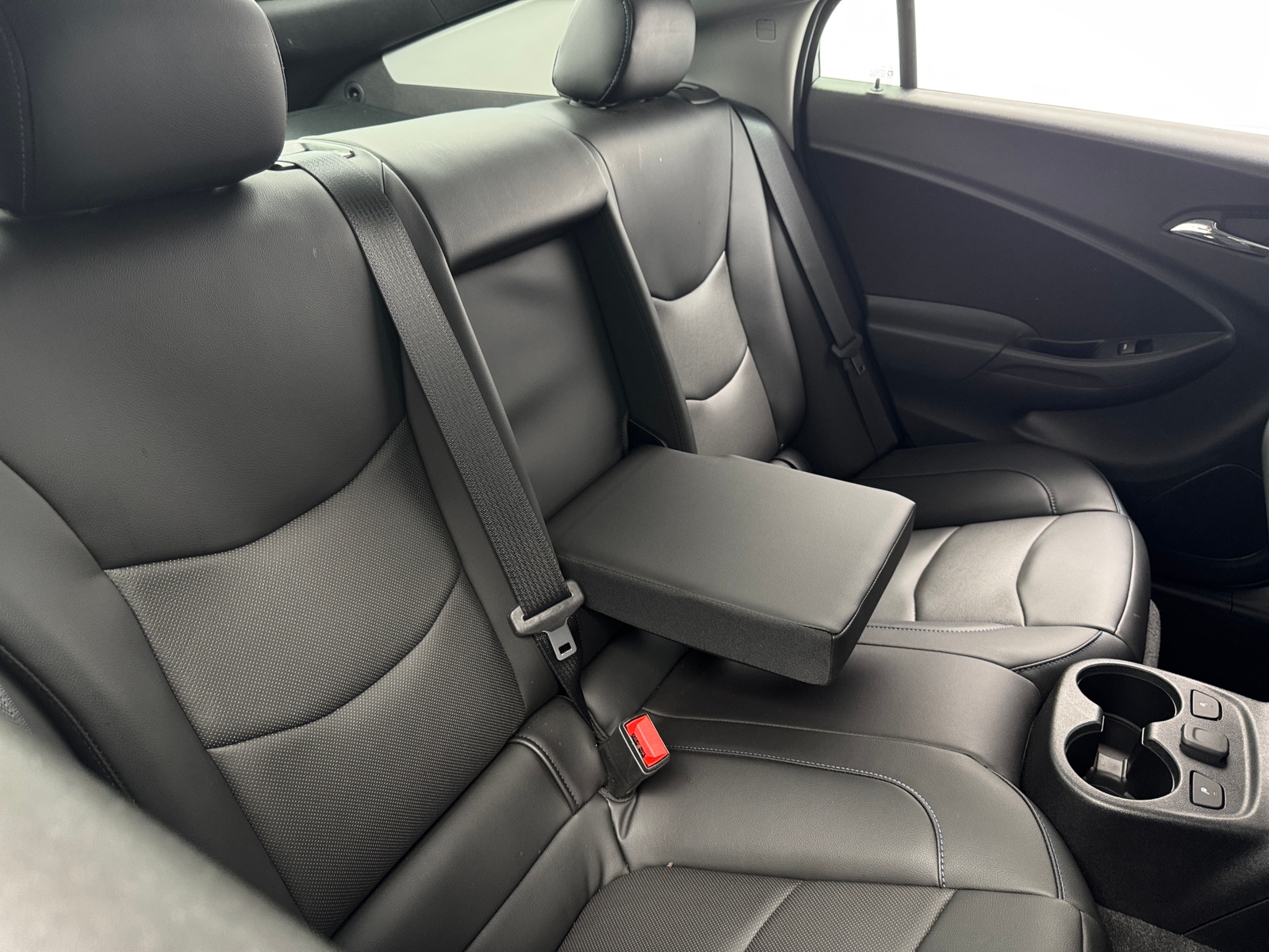 Thumbnail: 2018 Chevrolet Volt - 5