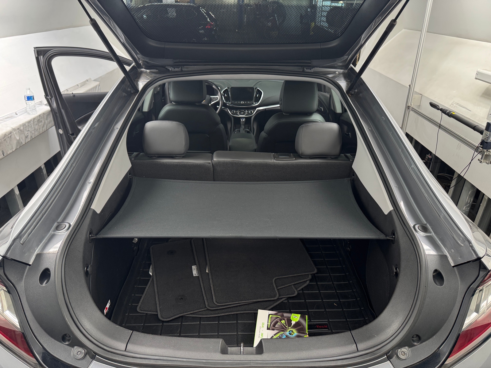 Thumbnail: 2018 Chevrolet Volt - 6