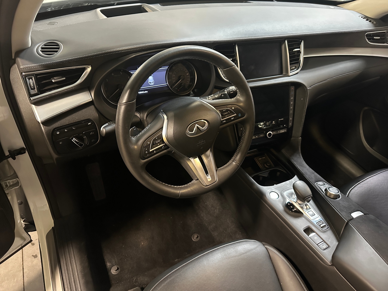 Thumbnail: 2022 INFINITI QX50 - 2