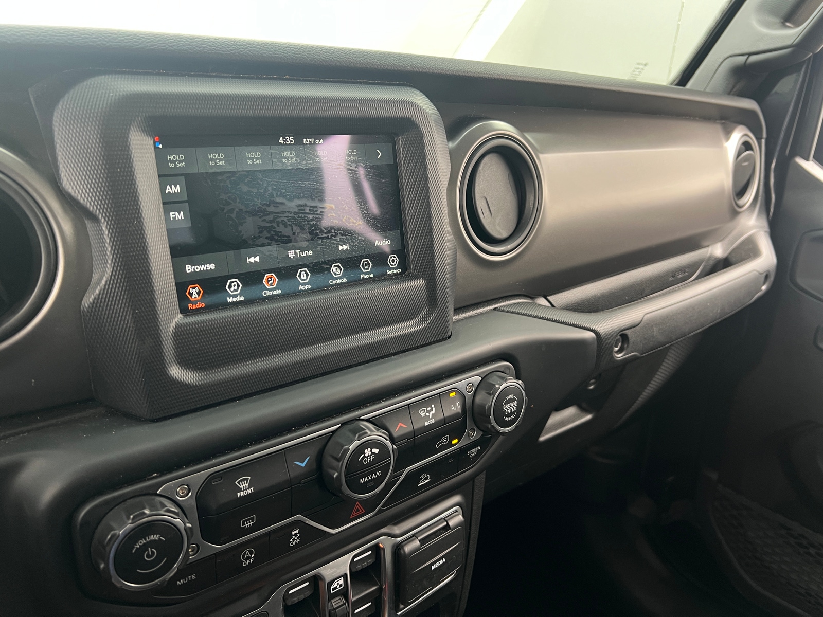 Thumbnail: 2023 Jeep Gladiator - 4