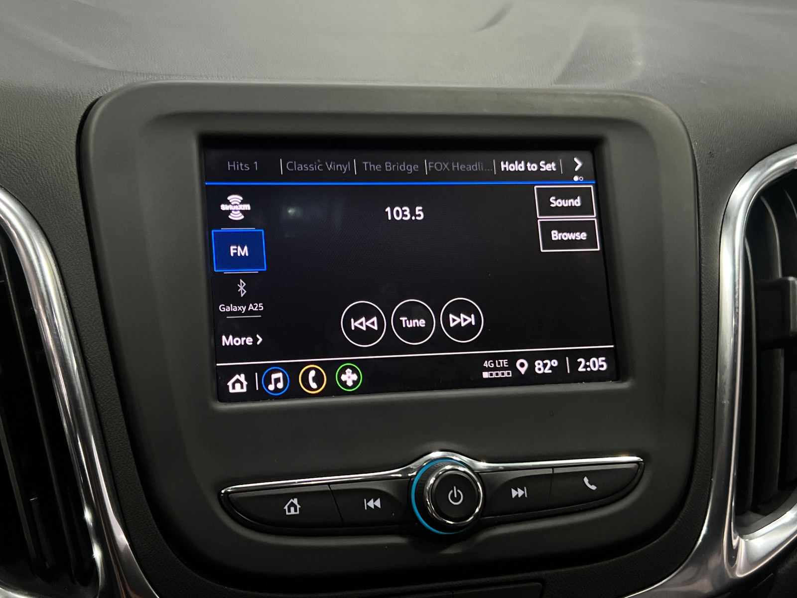 Thumbnail: 2023 Chevrolet Equinox - 4