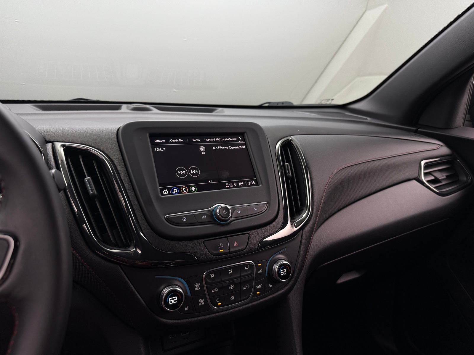 Thumbnail: 2022 Chevrolet Equinox - 4