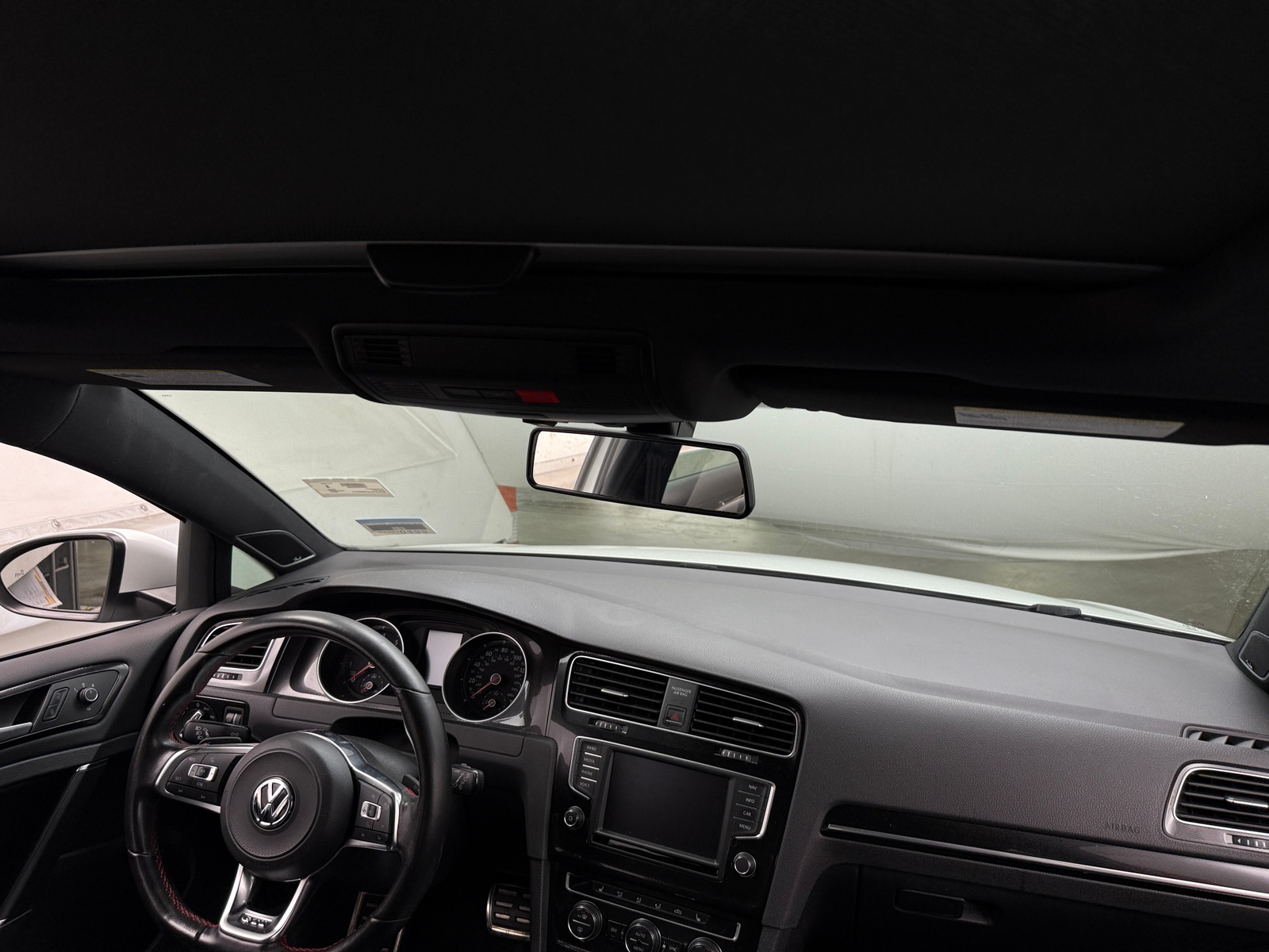 Thumbnail: 2017 Volkswagen Golf - 3
