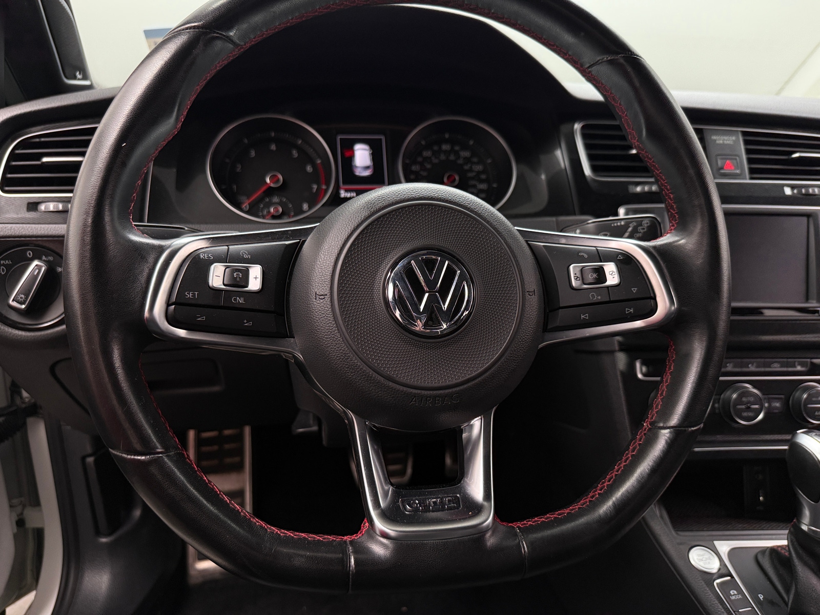 Thumbnail: 2017 Volkswagen Golf - 5
