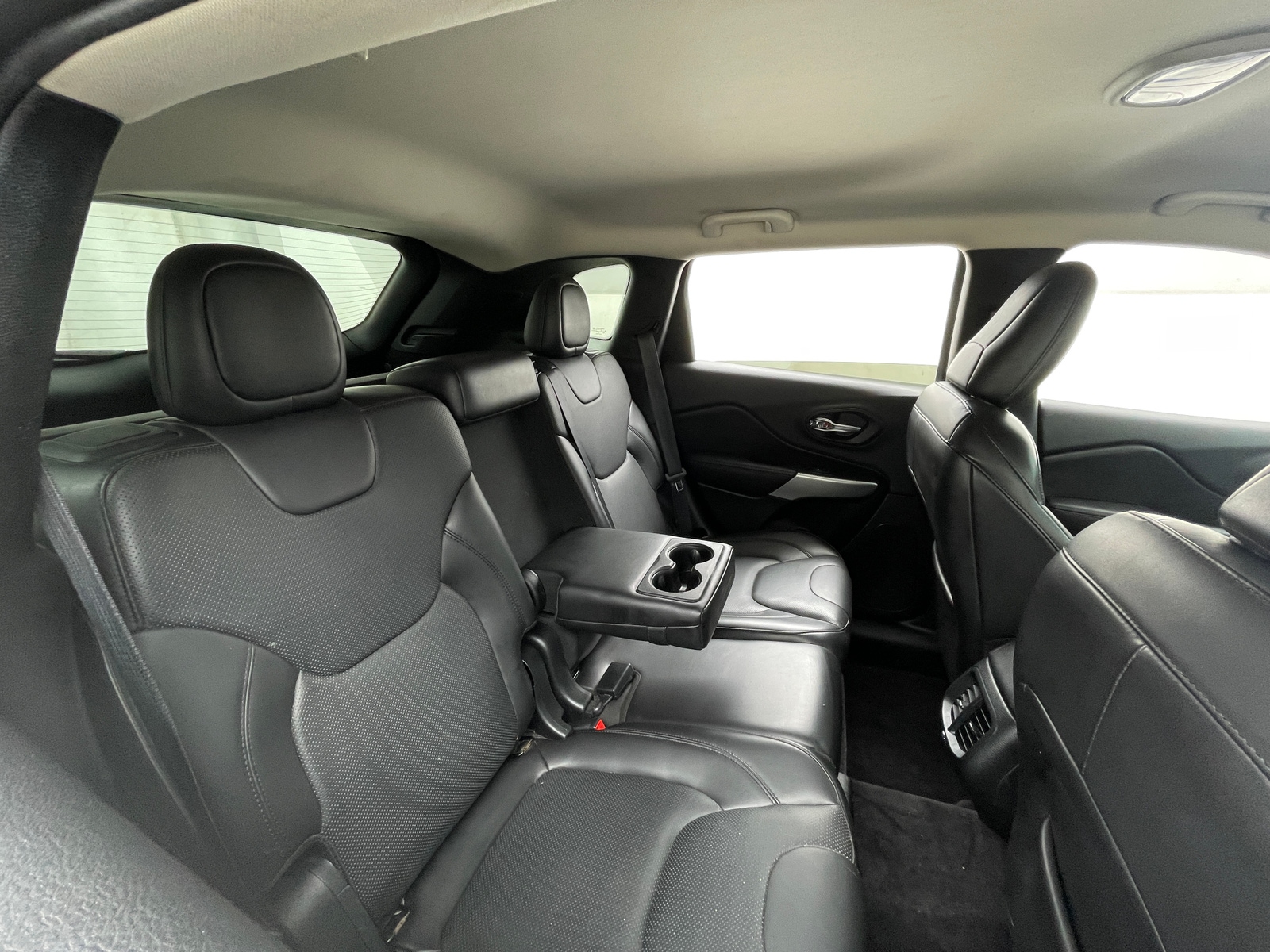 Thumbnail: 2018 Jeep Cherokee - 5