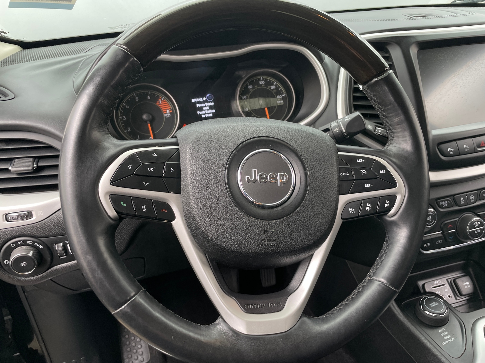 Thumbnail: 2018 Jeep Cherokee - 4