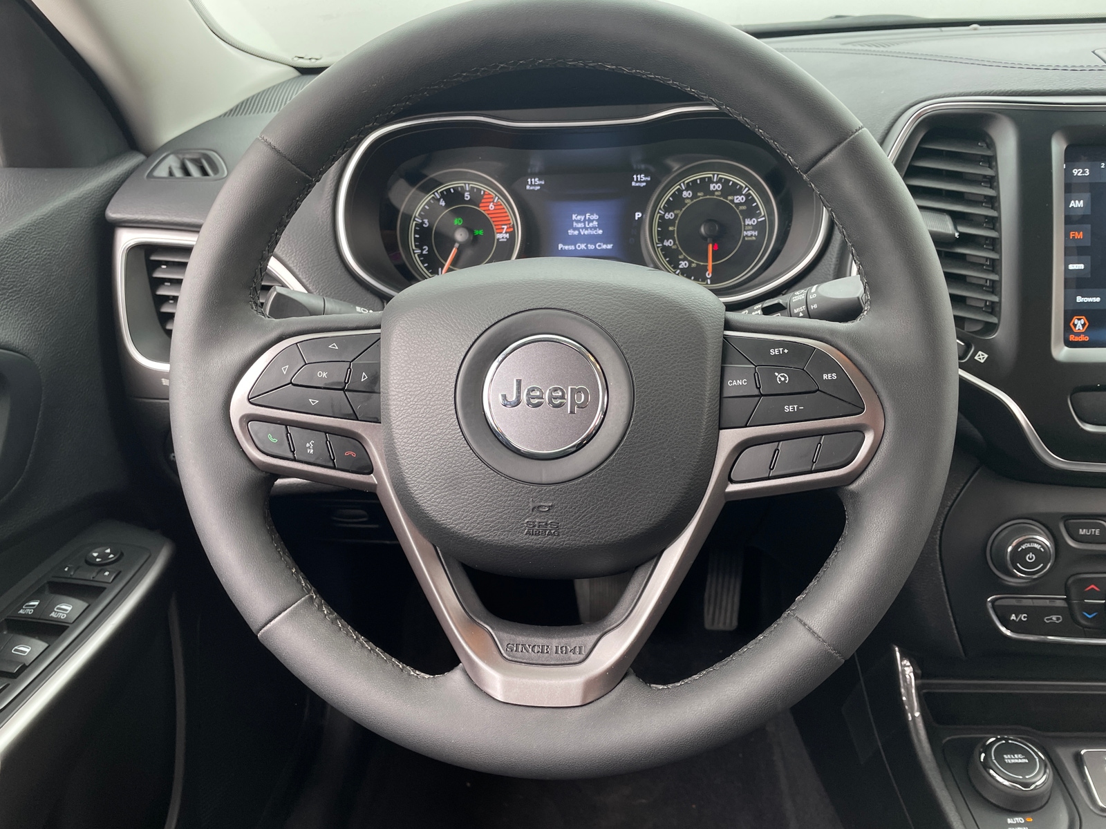 Thumbnail: 2022 Jeep Cherokee - 4