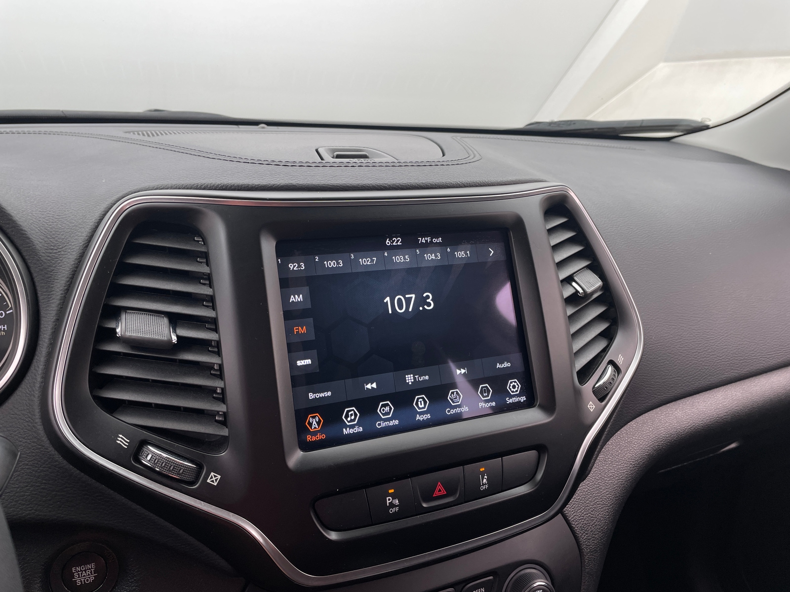 Thumbnail: 2022 Jeep Cherokee - 3