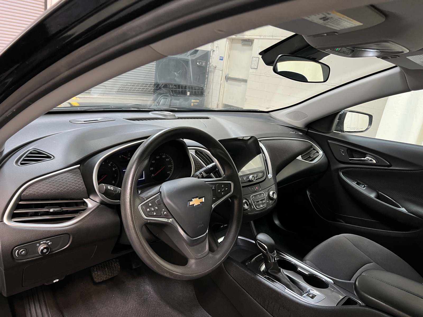 Thumbnail: 2023 Chevrolet Malibu - 3