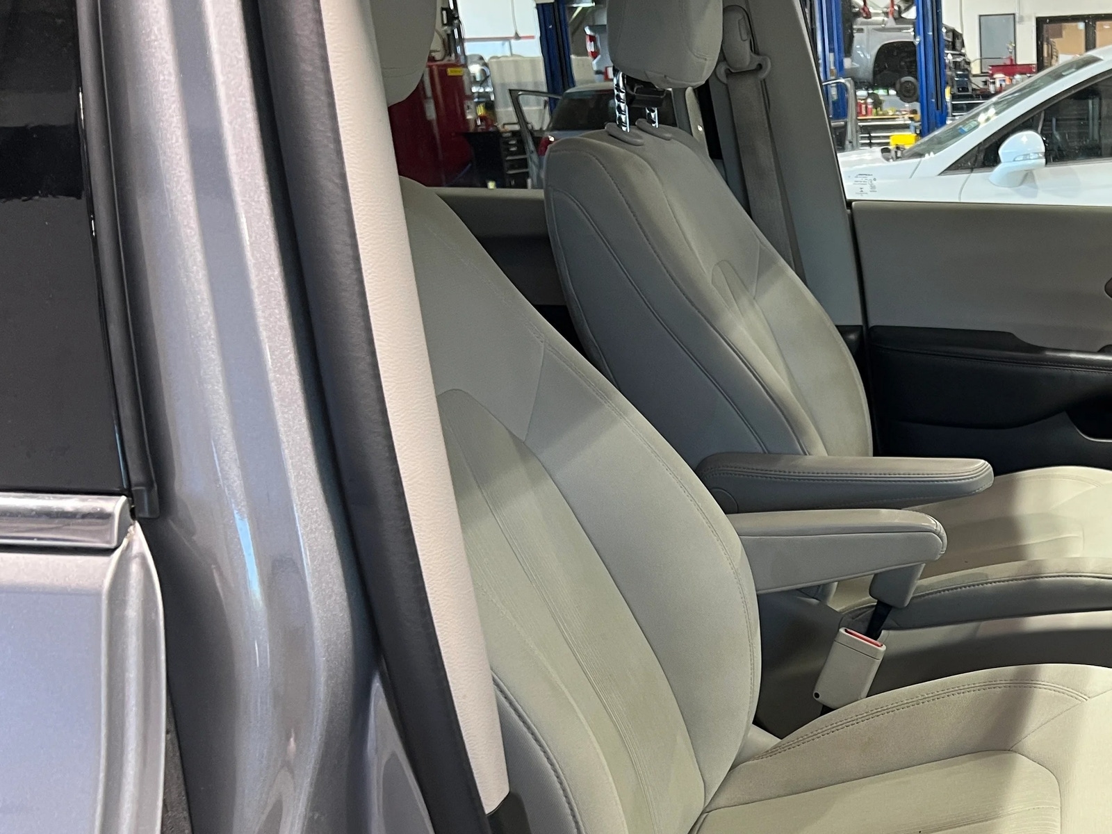 Thumbnail: 2017 Chrysler Pacifica - 2