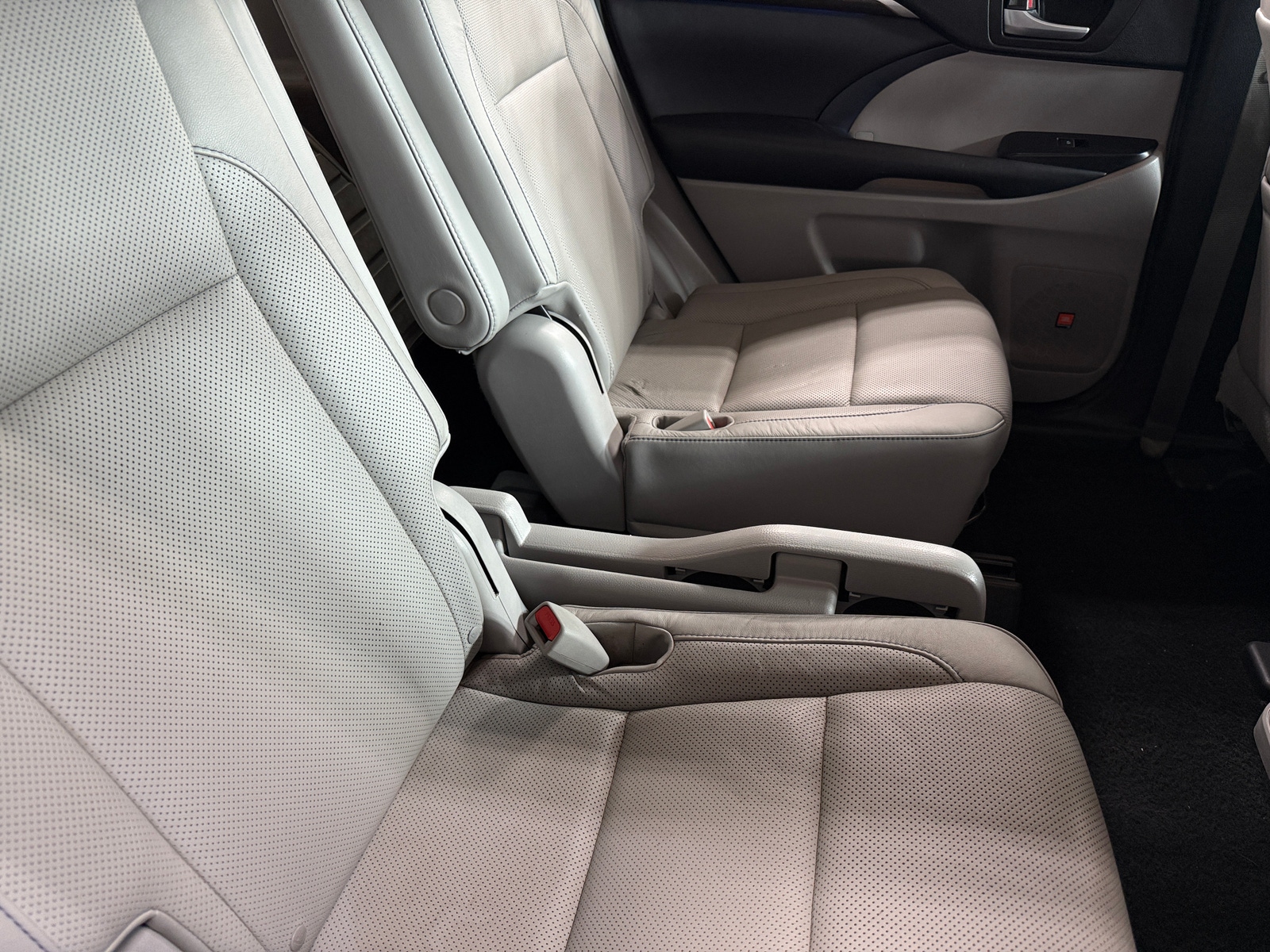 Thumbnail: 2015 Toyota Highlander - 5