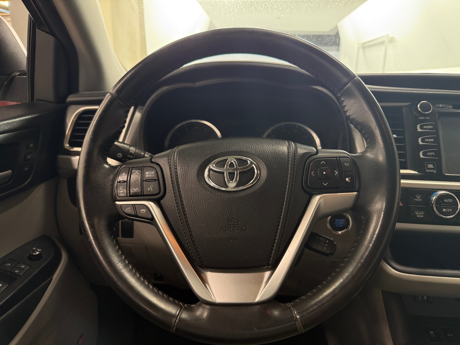 Thumbnail: 2015 Toyota Highlander - 4