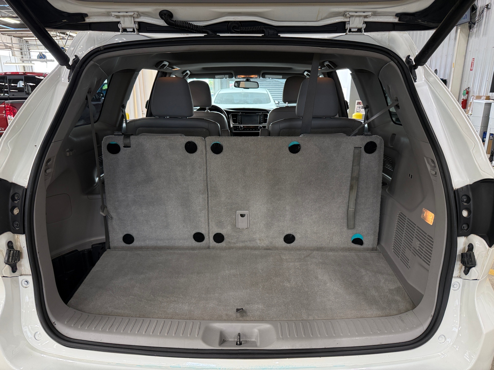 Thumbnail: 2015 Toyota Highlander - 6