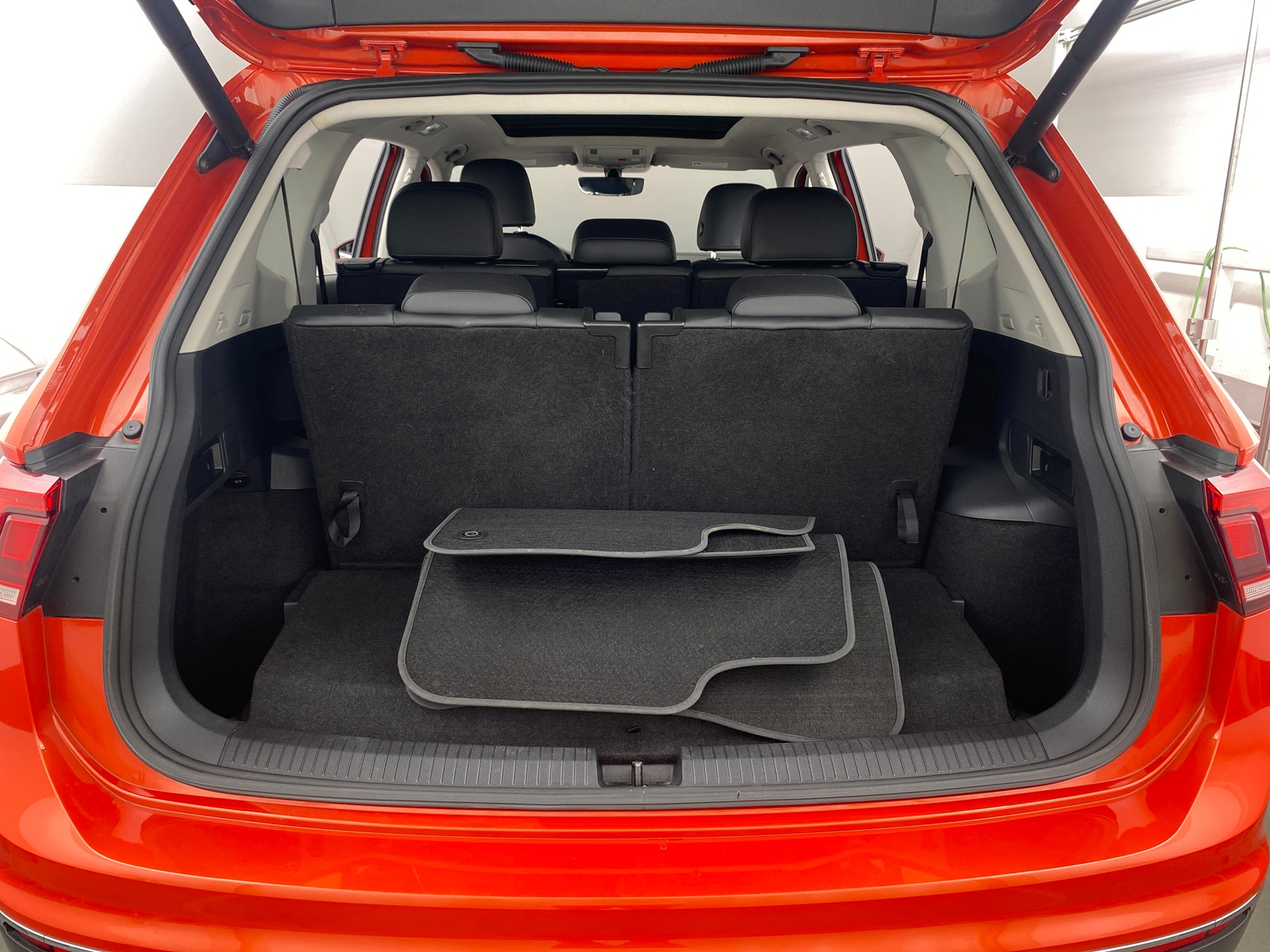 Thumbnail: 2019 Volkswagen Tiguan - 6