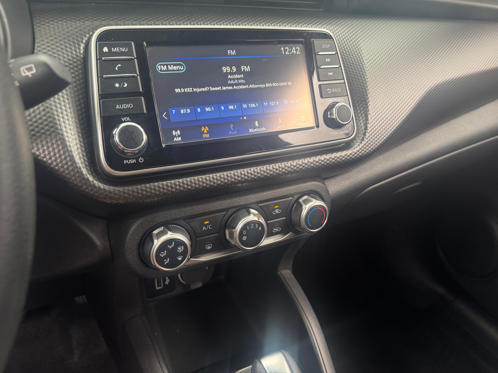 Thumbnail: 2020 Nissan Kicks - 4