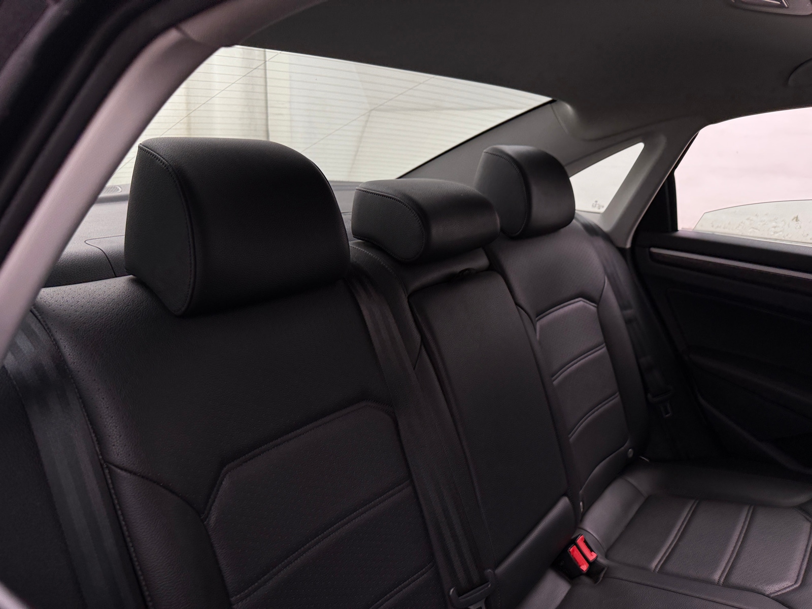 Thumbnail: 2017 Volkswagen Passat - 5