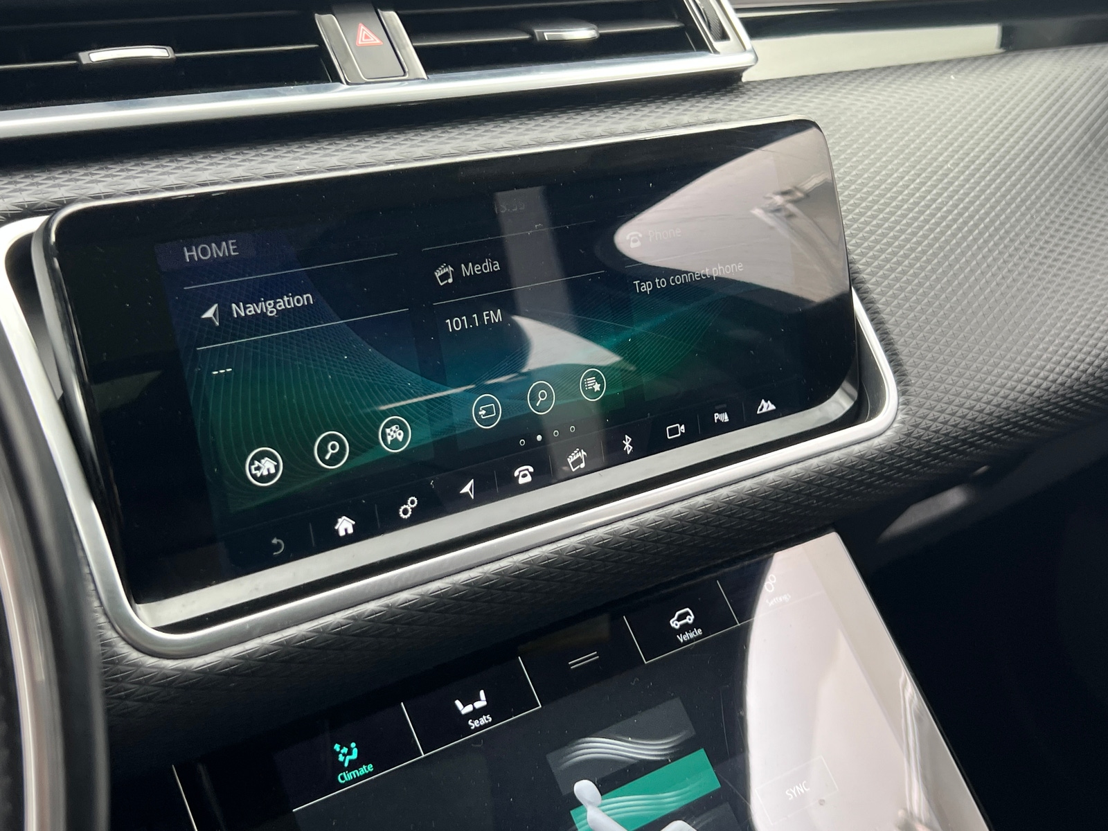 Thumbnail: 2020 Land Rover Range Rover Velar - 3