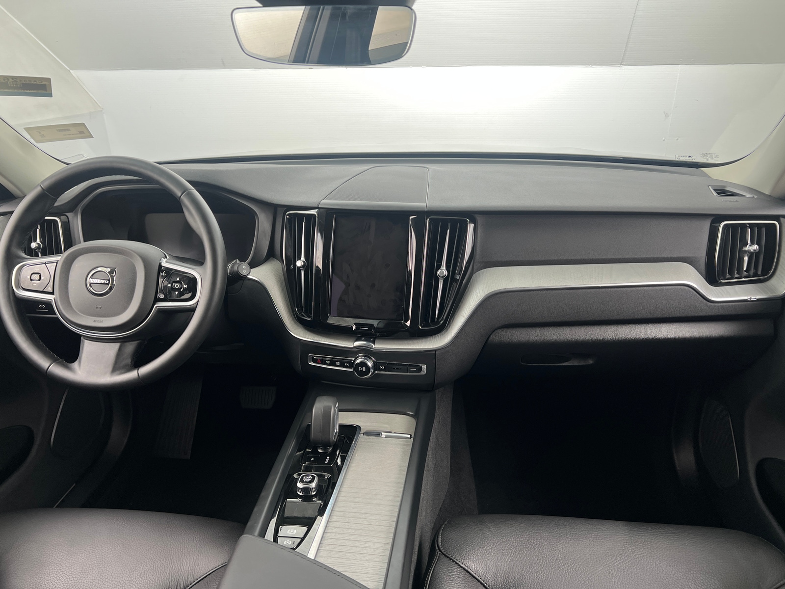 Thumbnail: 2025 Volvo XC60 - 2