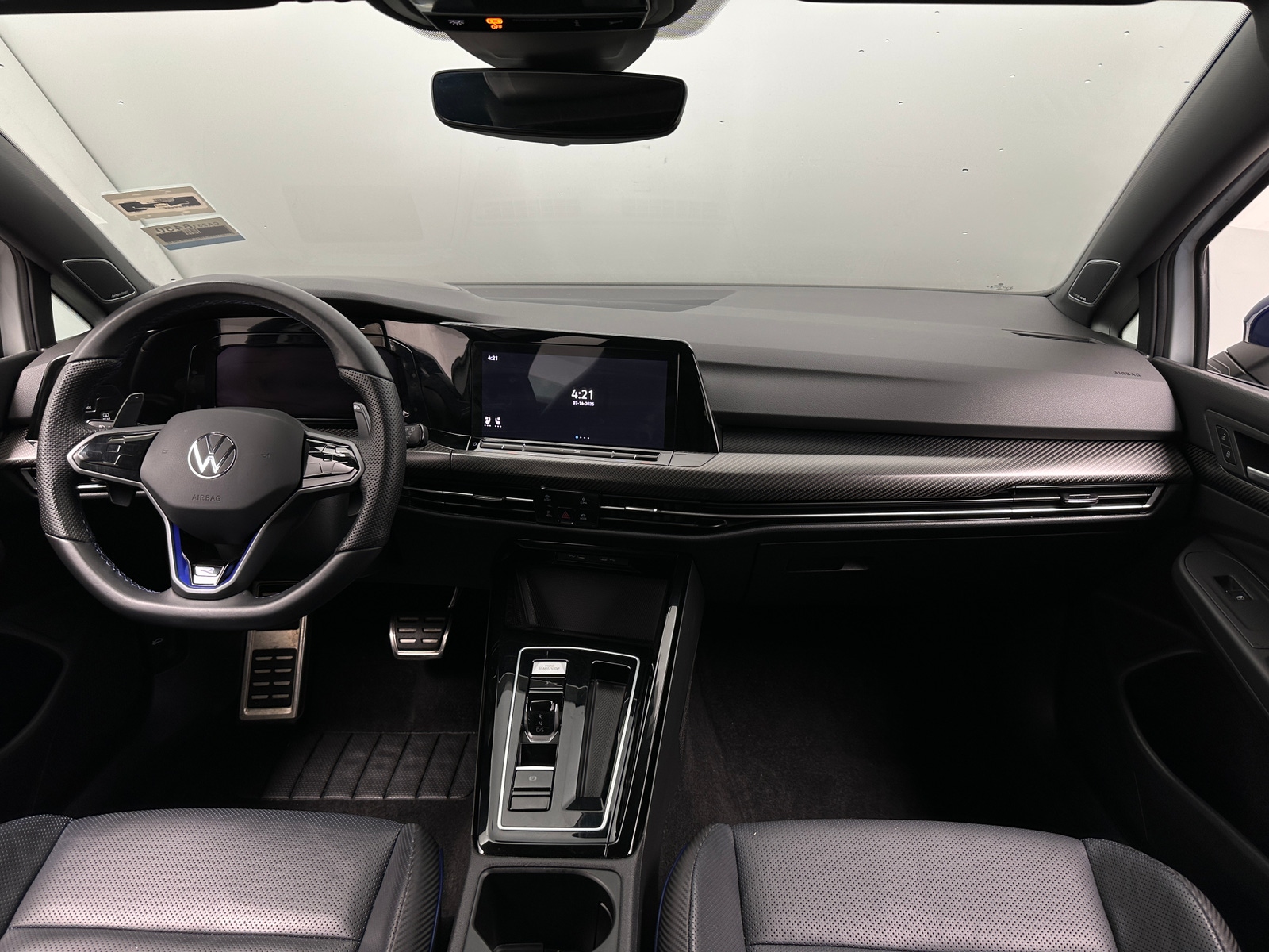 Thumbnail: 2023 Volkswagen Golf - 2