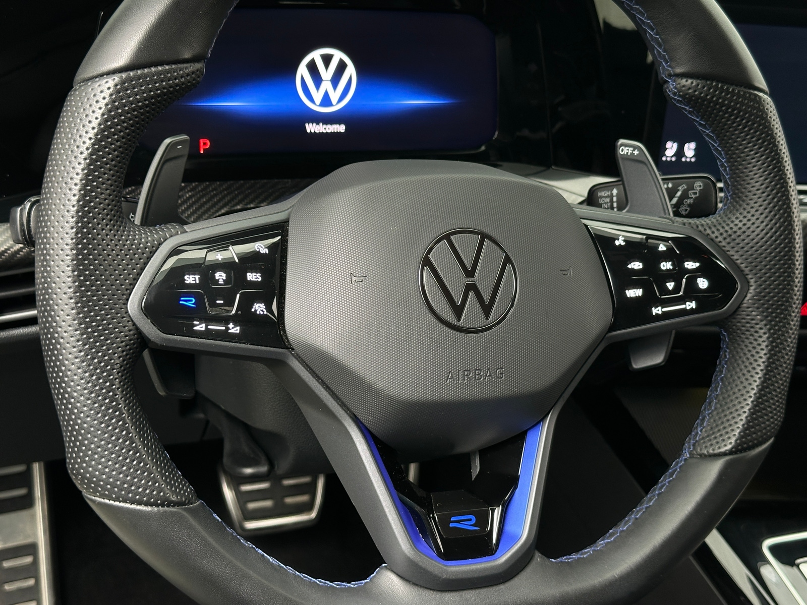 Thumbnail: 2023 Volkswagen Golf - 4