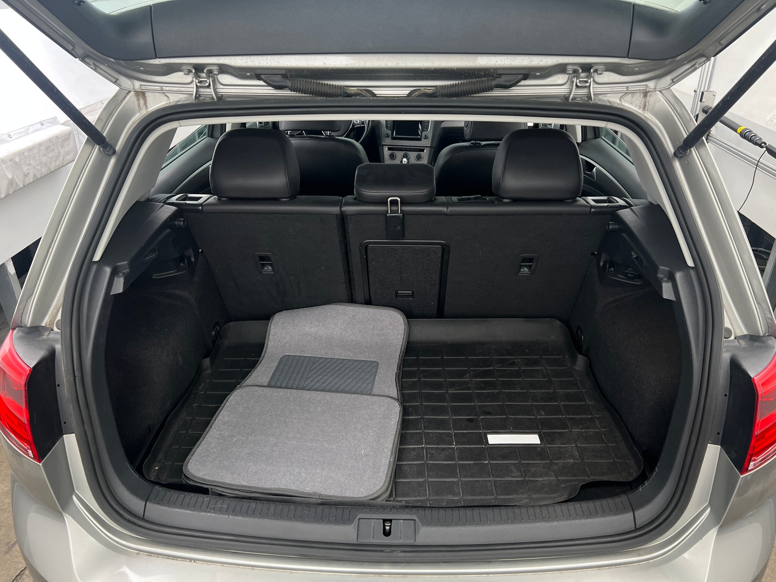 Thumbnail: 2015 Volkswagen Golf - 6