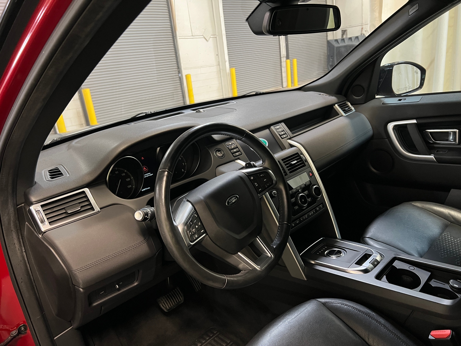 Thumbnail: 2018 Land Rover Discovery Sport - 2