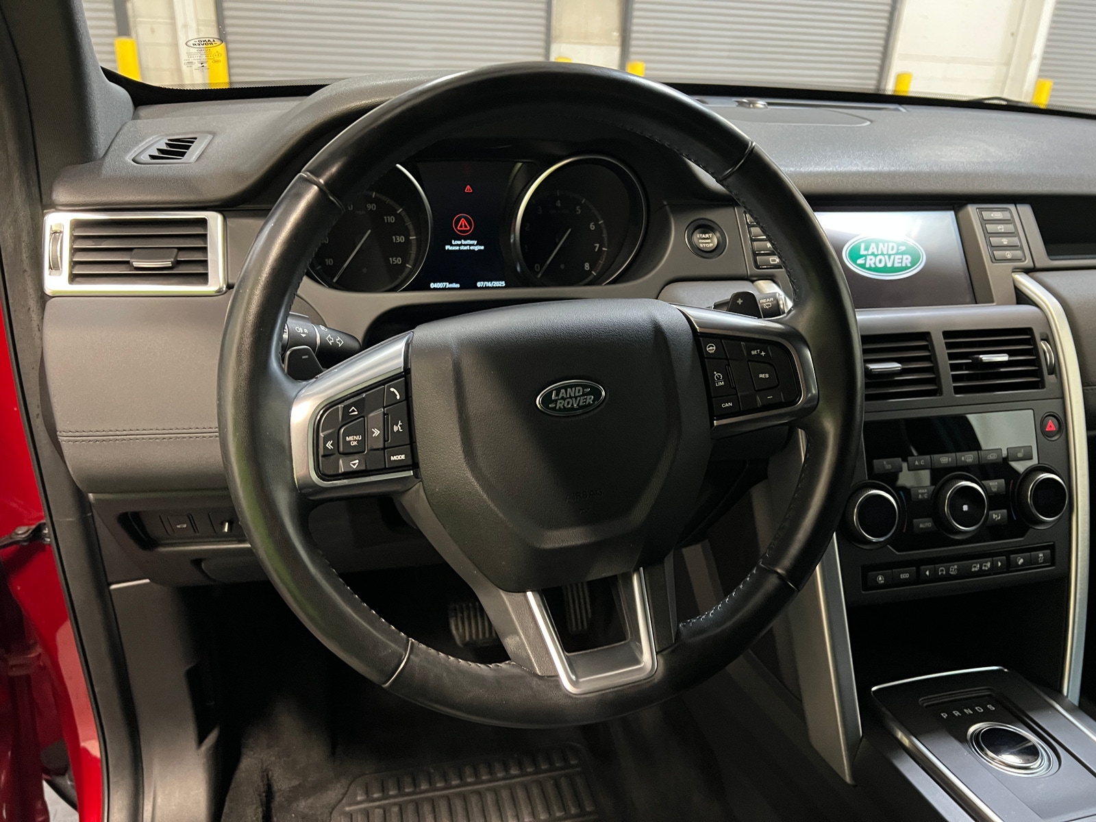 Thumbnail: 2018 Land Rover Discovery Sport - 4