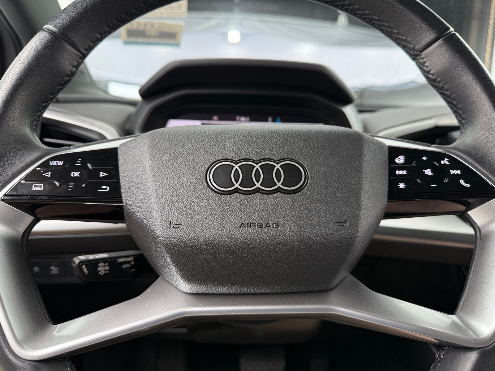 Thumbnail: 2023 Audi Q4 e-tron - 4