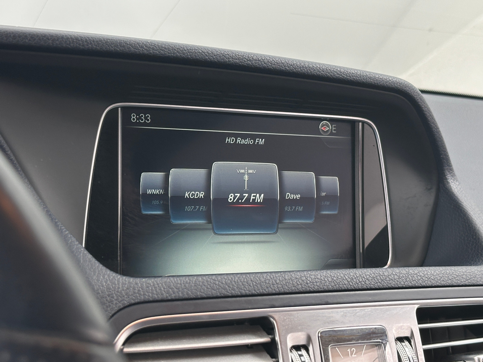 Thumbnail: 2016 Mercedes-Benz E-Class - 3
