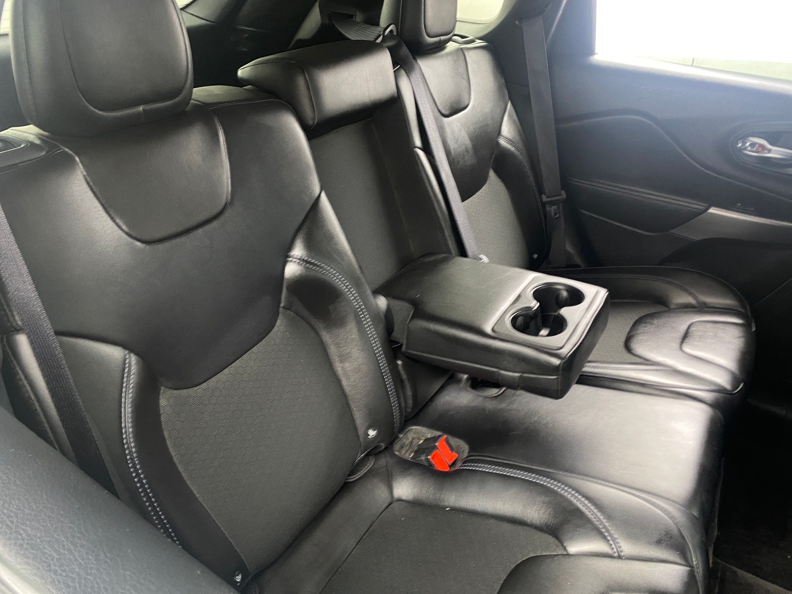 Thumbnail: 2019 Jeep Cherokee - 6