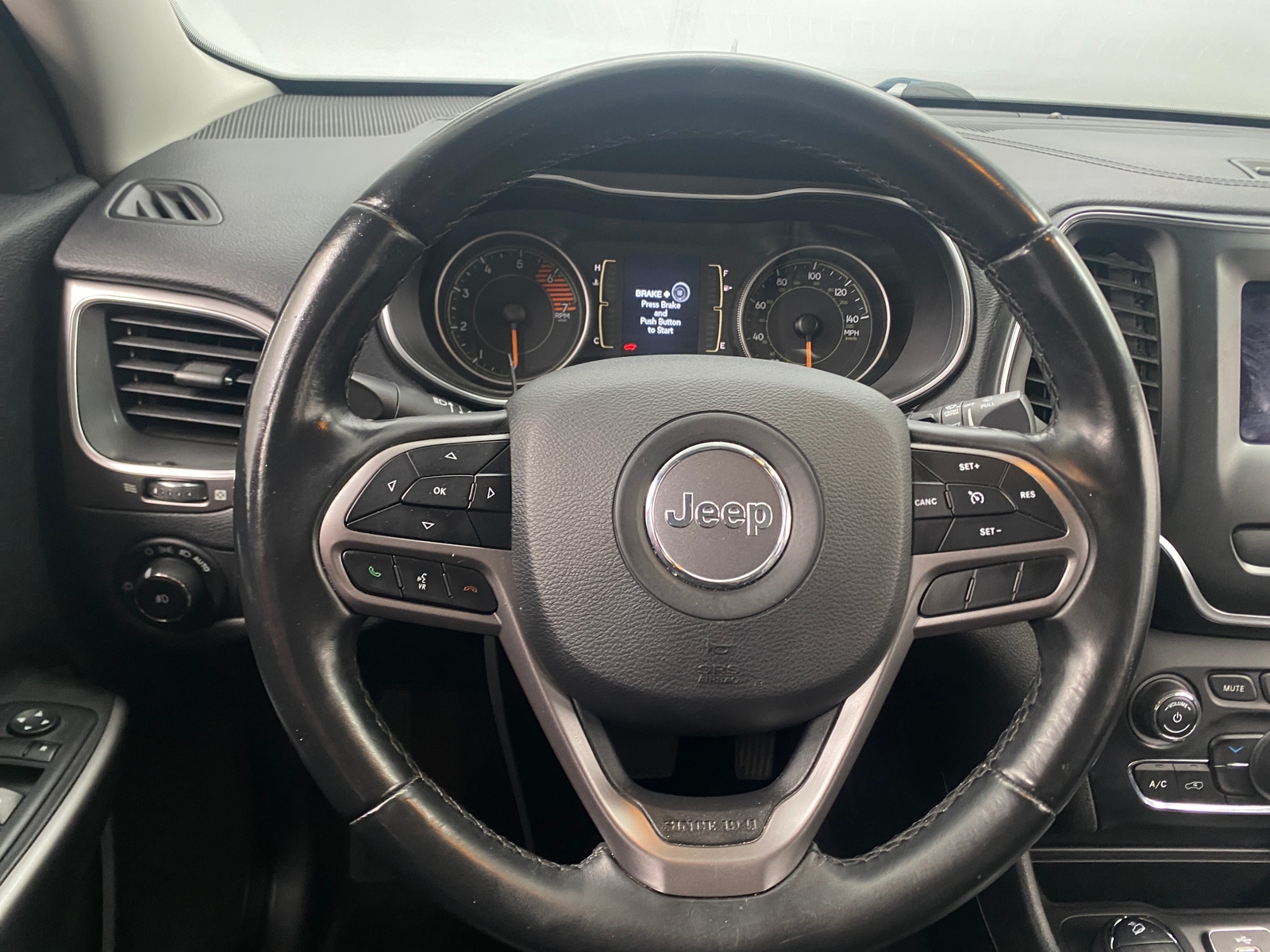 Thumbnail: 2019 Jeep Cherokee - 5