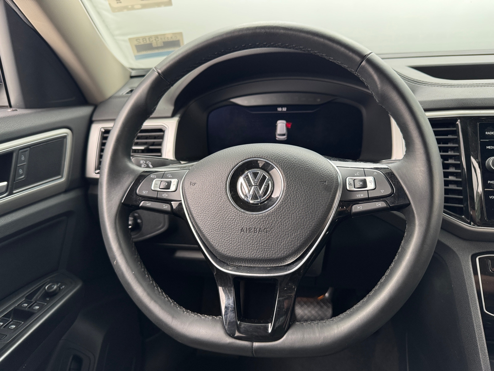 Thumbnail: 2019 Volkswagen Atlas - 4