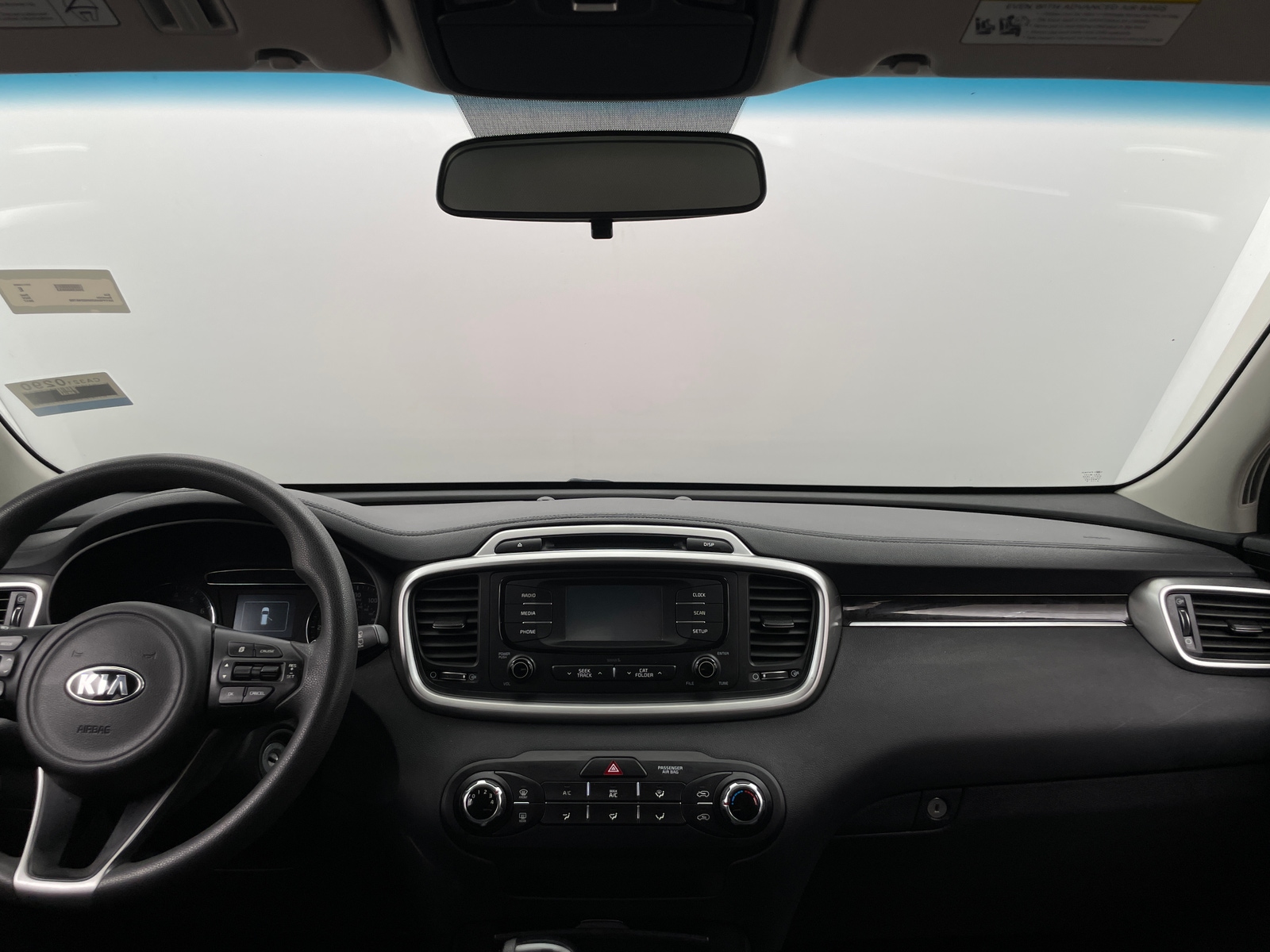 Thumbnail: 2017 Kia Sorento - 3