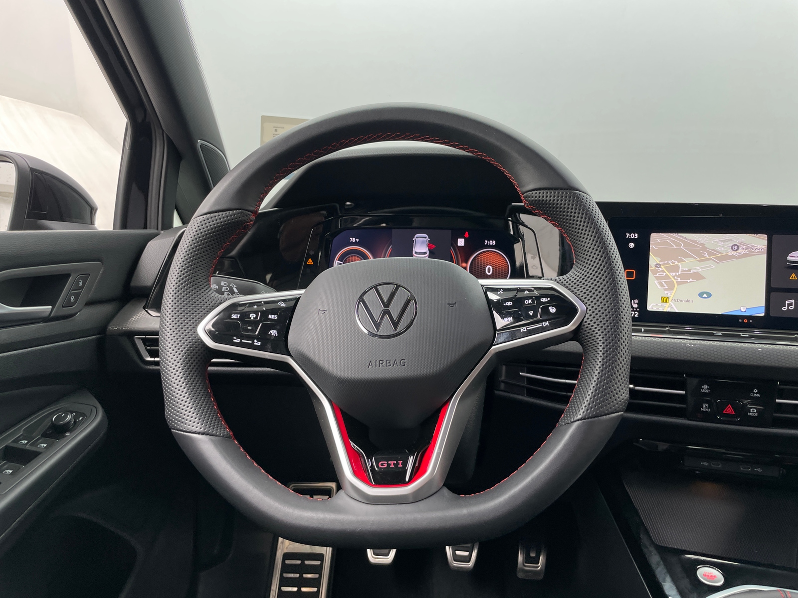 Thumbnail: 2024 Volkswagen Golf - 4