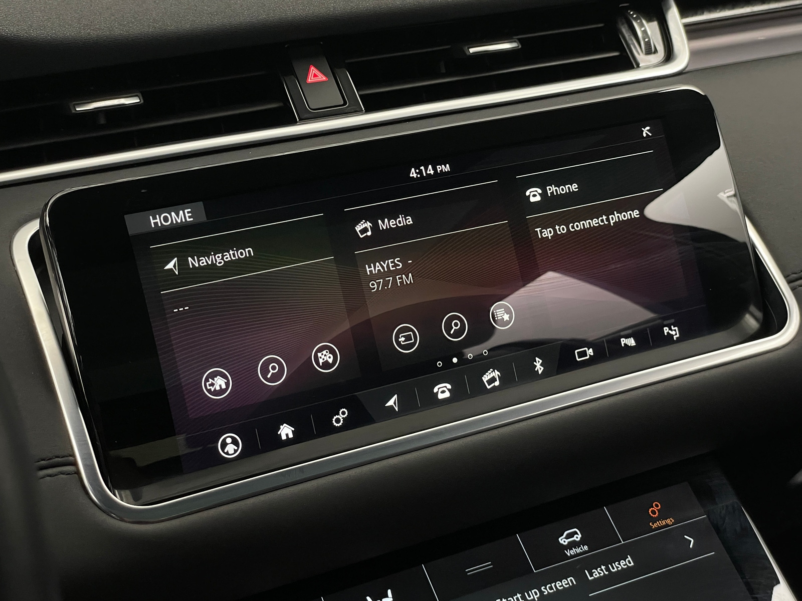 Thumbnail: 2020 Land Rover Range Rover Evoque - 3