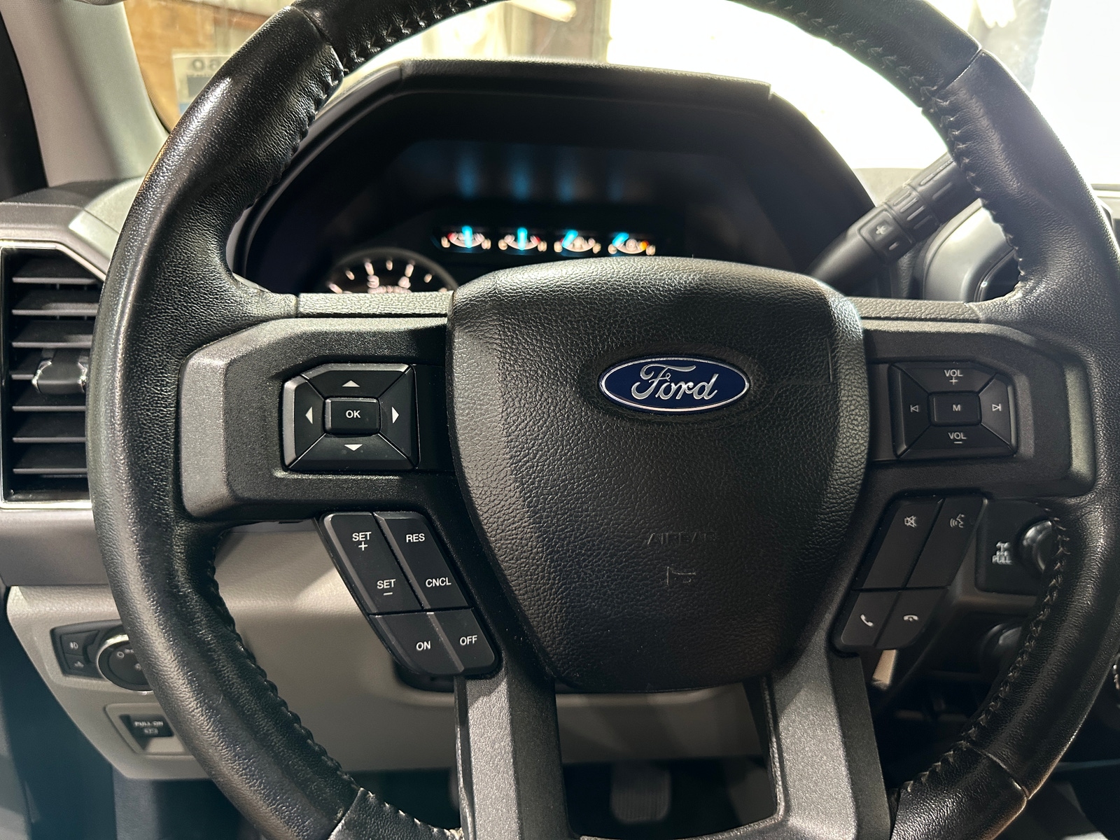Thumbnail: 2018 Ford Econoline - 5