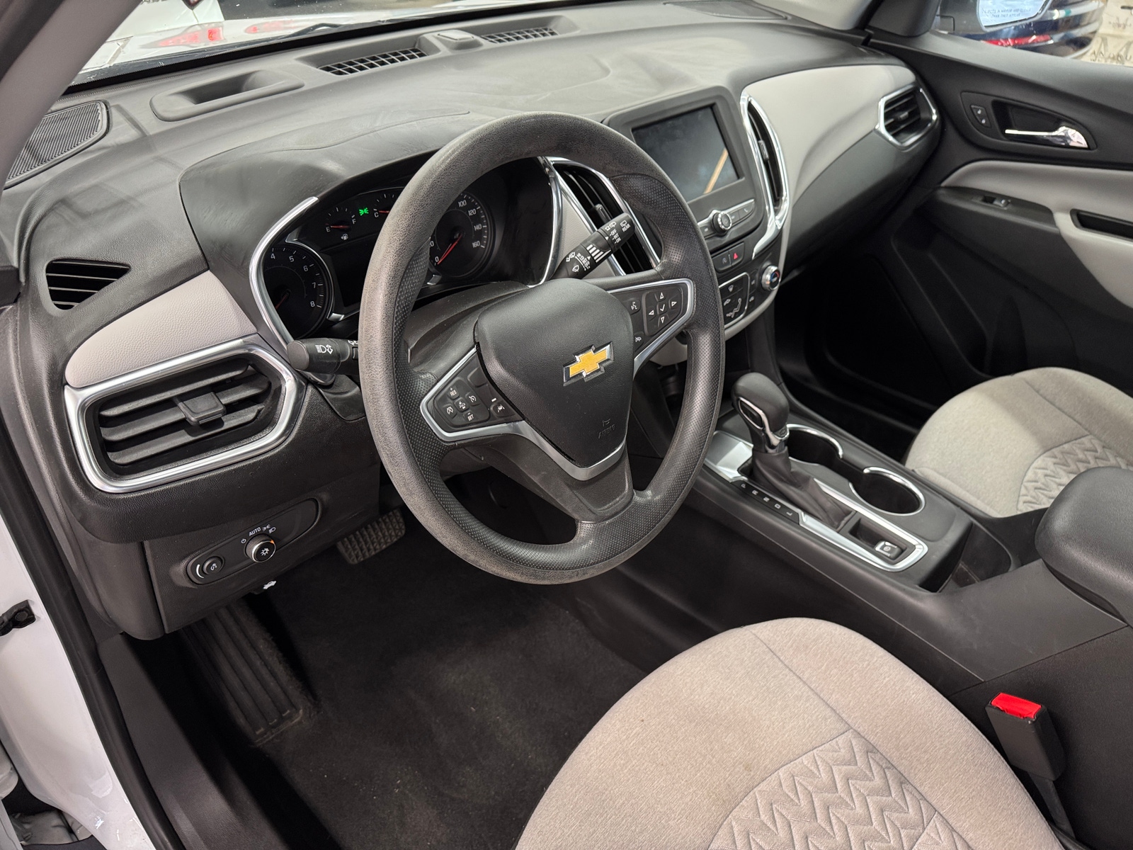 Thumbnail: 2022 Chevrolet Equinox - 3
