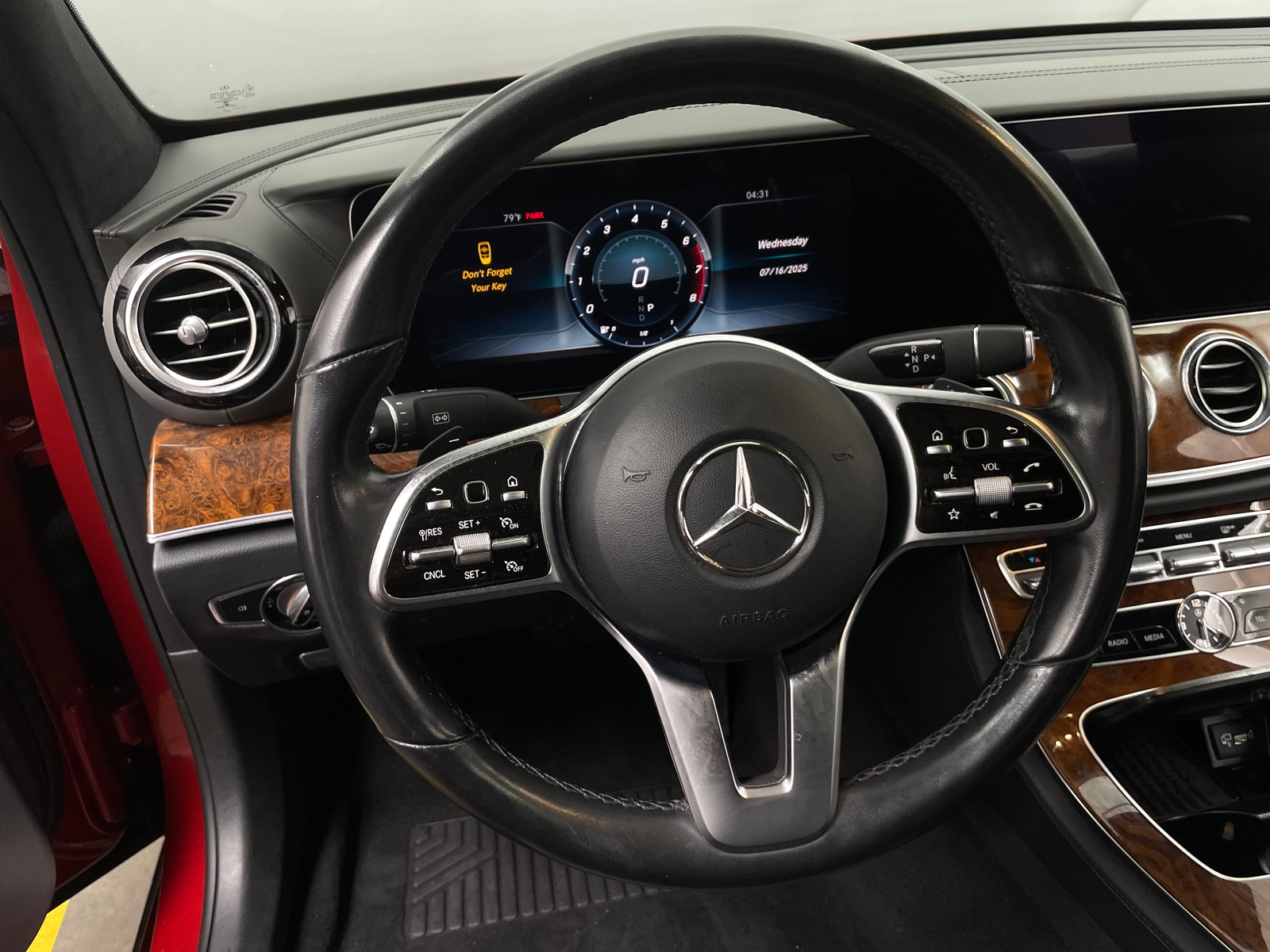Thumbnail: 2020 Mercedes-Benz E-Class - 4