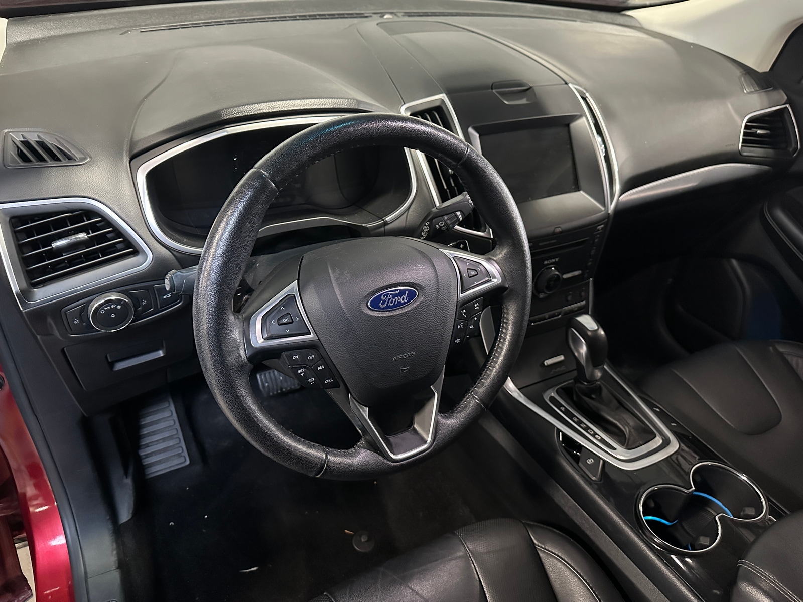 Thumbnail: 2016 Ford Edge - 2