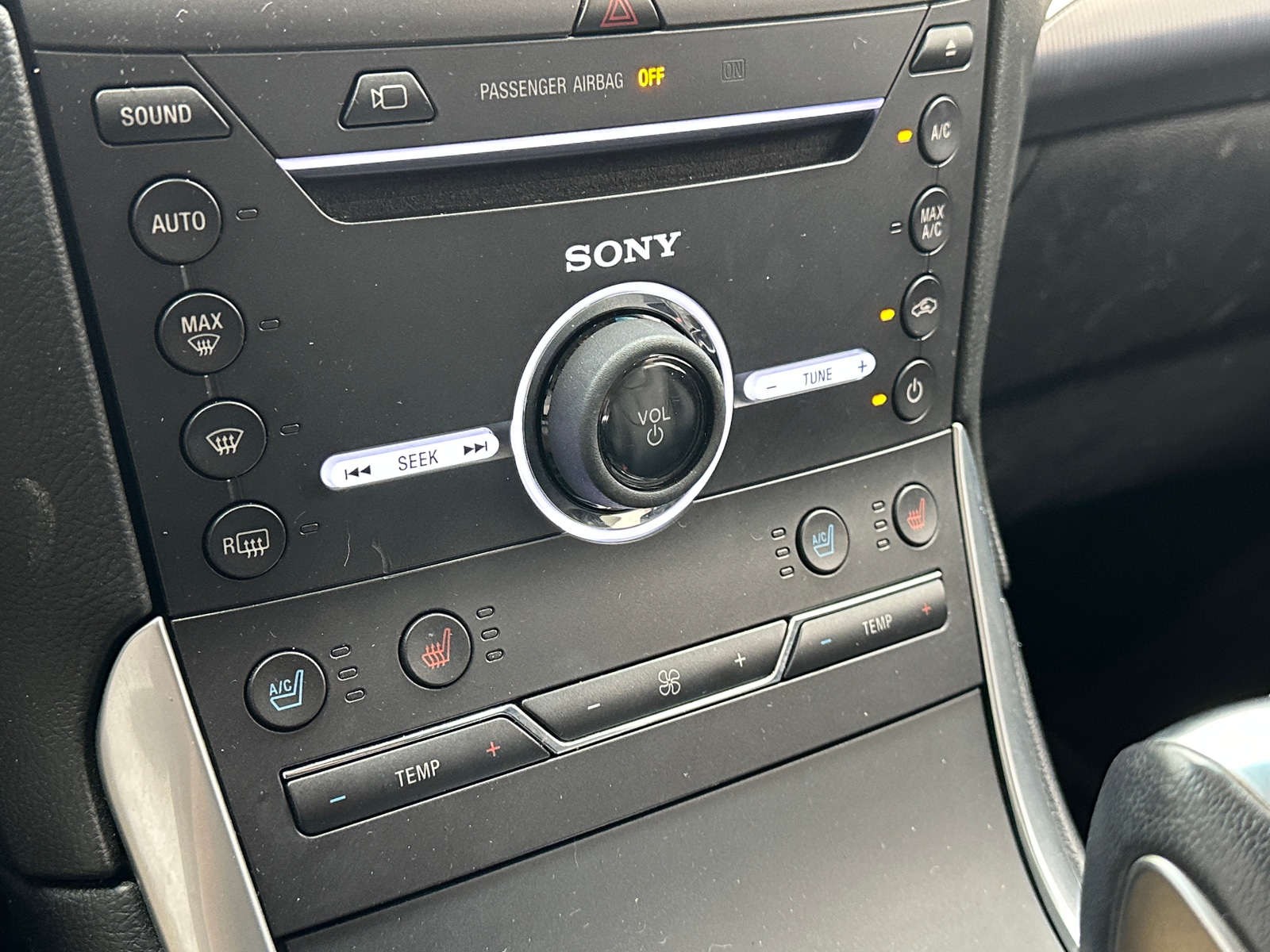 Thumbnail: 2016 Ford Edge - 3