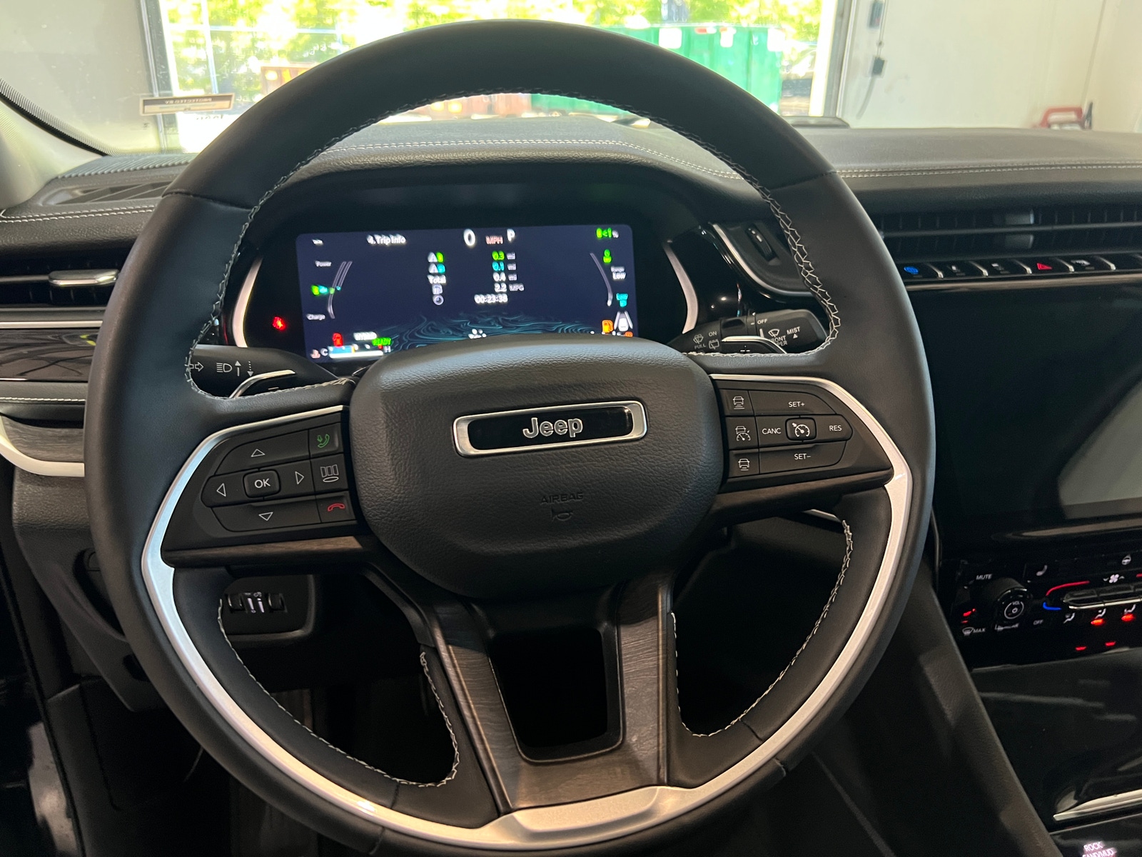 Thumbnail: 2023 Jeep Grand Cherokee - 4